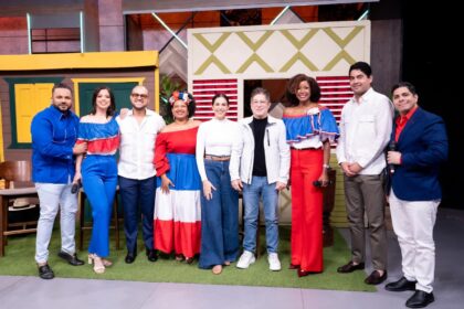 alex santiago, kris viñas, hector m. valdez, karla morel, pamela sued, iván ruiz, ruth ocumarez, luis martín duquela y samir saba en el mangu