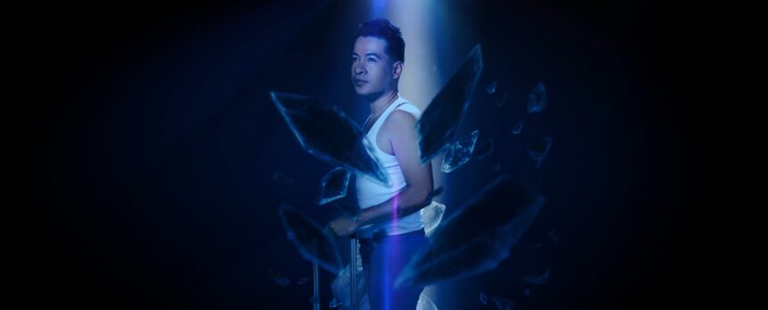 “lejos” marca una nueva etapa artística para alejandro londoño