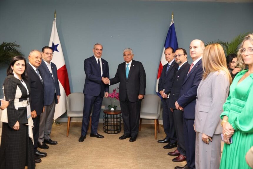 luis abinader y el presidente de panama 1068x713