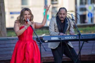 2 yanco santana junto a regina roskina la primera rusa merenguera