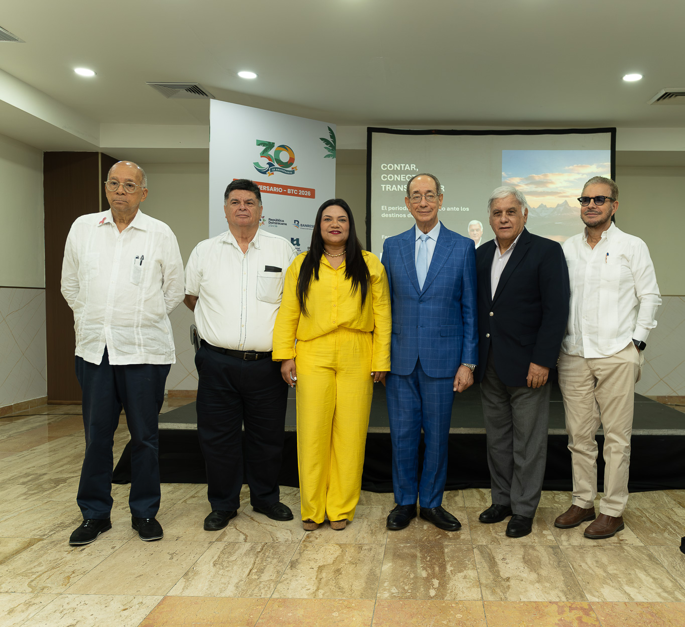 2. josé rafael sosa, armando de la garza, sarah hernández, luis felipe aquino y luis josé chávez.
