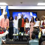 aquiles correa, rria mercedes, isaac mercedes, johnnie mercedes, clara luz lorenzo, laila taveras, cindy galán y laura guzmán durante el lanzamiento de la familia espejo